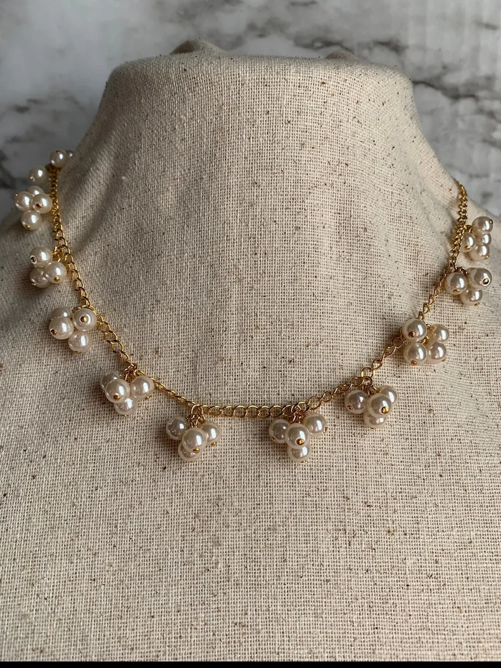 Signed Avon Vintage 1987 Pearlessence Cluster Gold Tone Faux Pearl Necklace 18